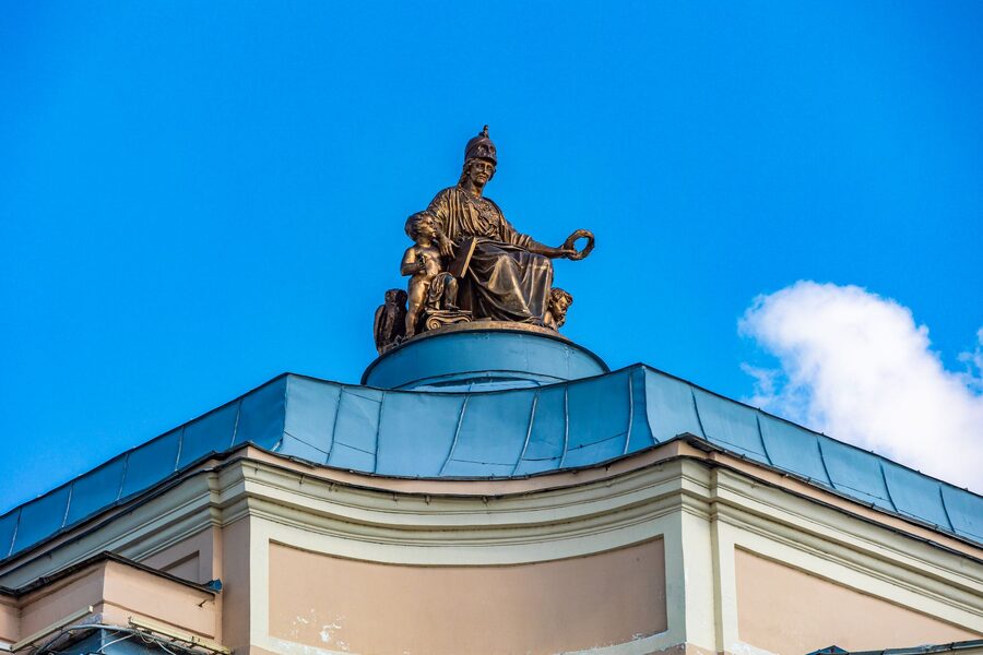 Весь мир — Петербург